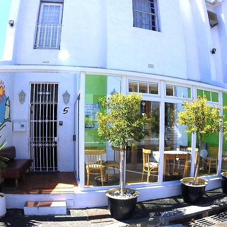 House On The Hill Hostel Cape Town Room photo