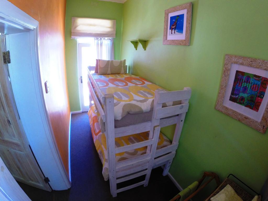 House On The Hill Hostel Cape Town Room photo