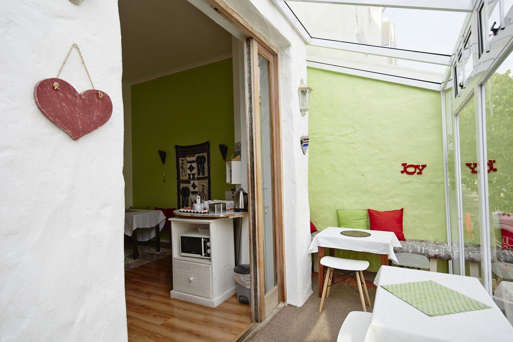 House On The Hill Hostel Cape Town Exterior photo
