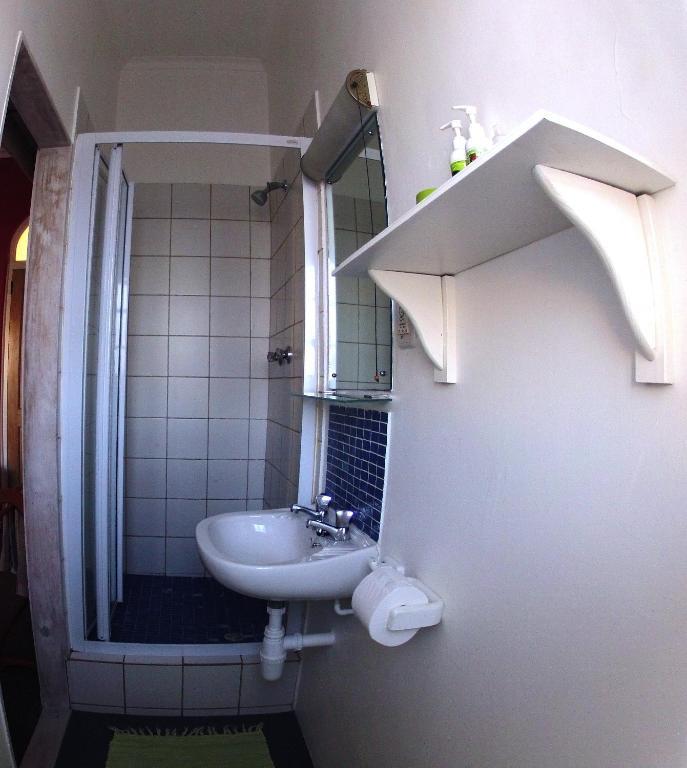 House On The Hill Hostel Cape Town Room photo