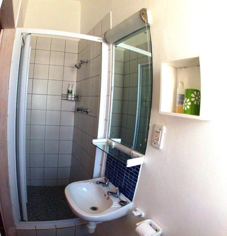 House On The Hill Hostel Cape Town Room photo